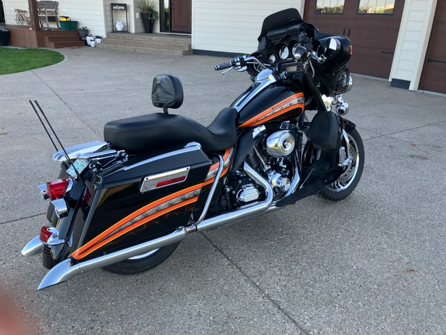 2011 Harley-Davidson, 85 000 km, dovoz Kanada — foto 3 z 5