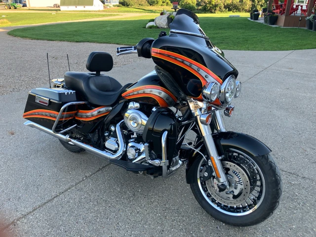 2011 Harley-Davidson, 85 000 km, dovoz Kanada — foto 4 z 5