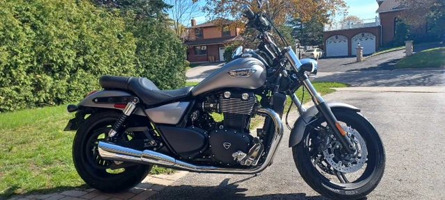 2013 Triumph, 38 000 km, dovoz Kanada — foto 2 z 3