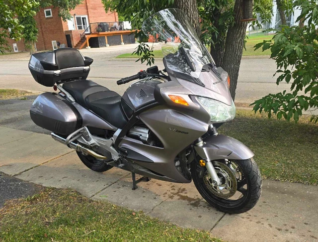2003 Honda, 167 409 km, dovoz Kanada — foto 2 z 5