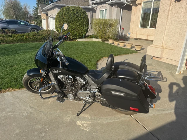 2016 Indian, 44 495 km, dovoz Kanada — foto 2 z 4