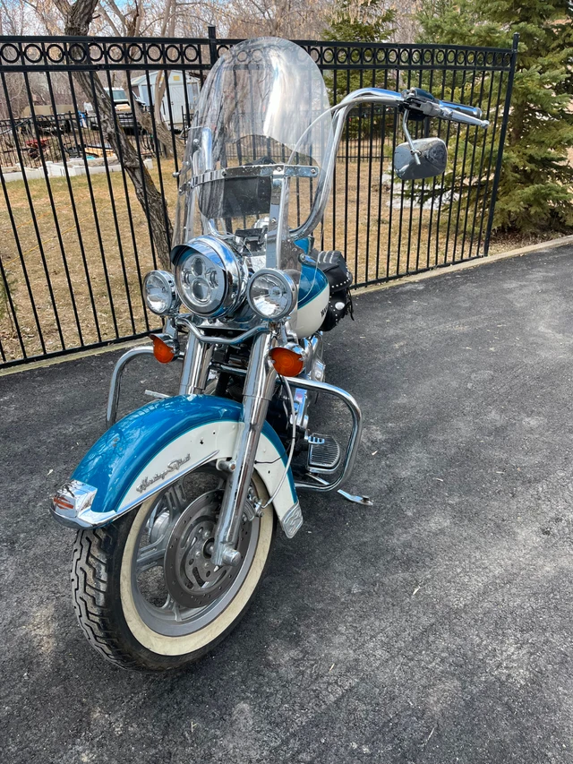 2001 Harley-Davidson, 27 250 km, dovoz Kanada — foto 4 z 5