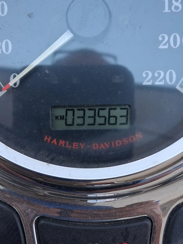 2012 Harley-Davidson, 33 600 km, dovoz Kanada — foto 4 z 4