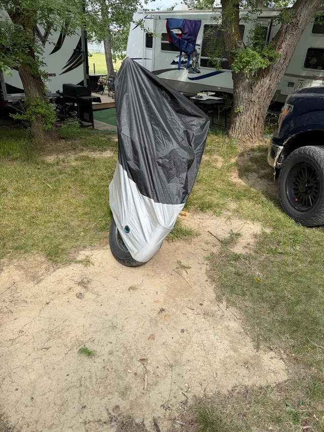 2009 Suzuki, 8 700 km, dovoz Kanada — foto 3 z 5