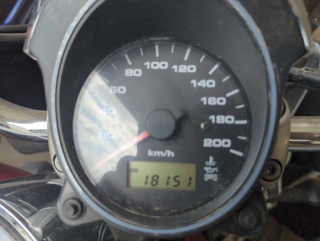 2005 Suzuki, 18 151 km, dovoz Kanada — foto 4 z 4