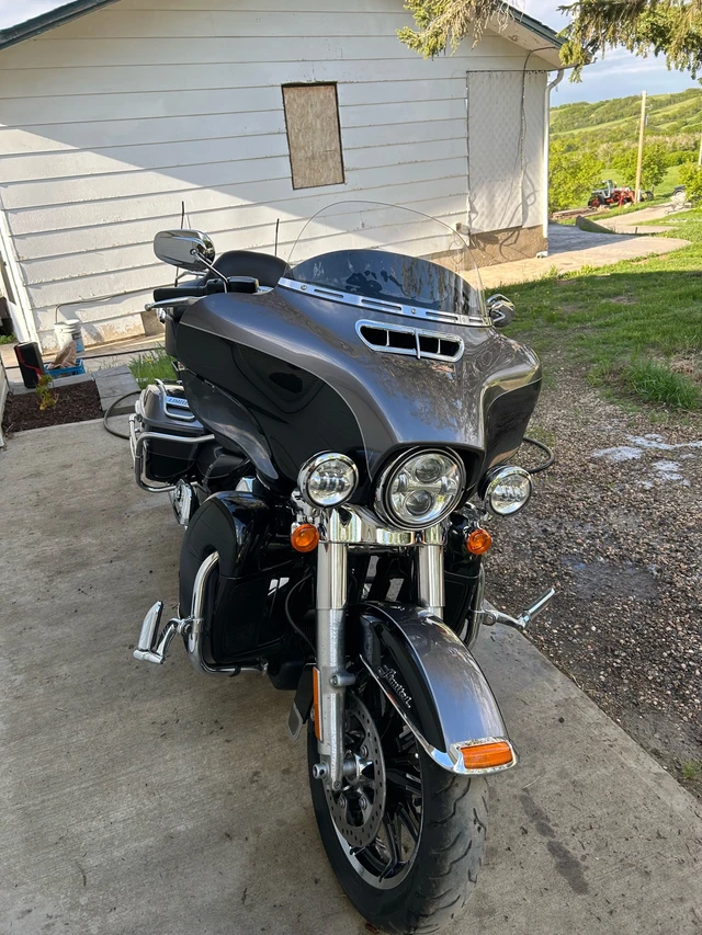 2014 Harley-Davidson, 44 000 km, dovoz Kanada — foto 2 z 5