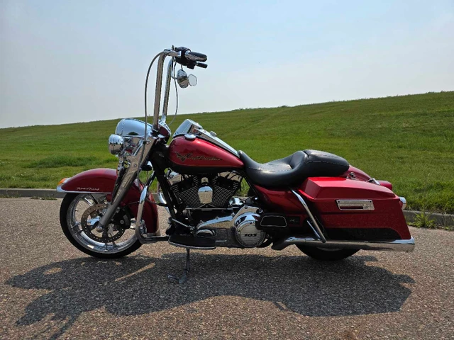 2013 Harley-Davidson, 44 878 km, dovoz Kanada — foto 4 z 5