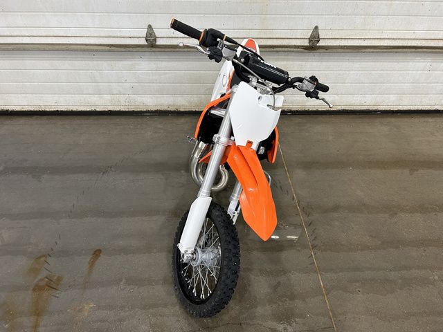 2016 KTM, dovoz Kanada — foto 3 z 4