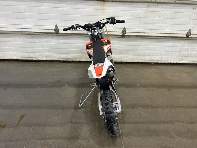 2016 KTM, dovoz Kanada — foto 4 z 4