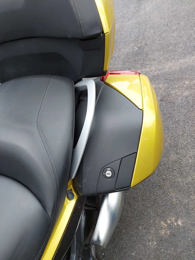 2018 BMW, 12 000 km, dovoz Kanada — foto 2 z 5