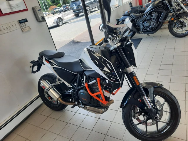 2017 KTM, 18 000 km, dovoz Kanada — foto 3 z 5