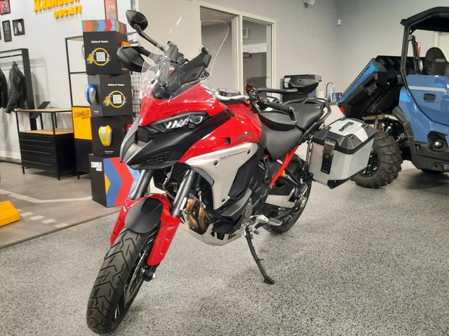 2024 Ducati, 210 km, dovoz Kanada — foto 3 z 5