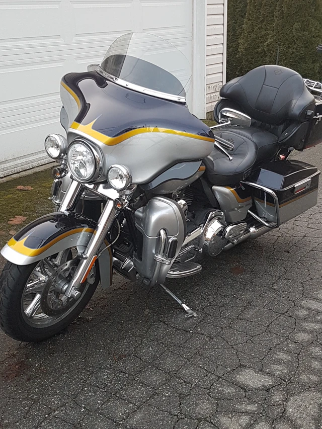 2012 Harley-Davidson, 81 000 km, dovoz Kanada — foto 2 z 3