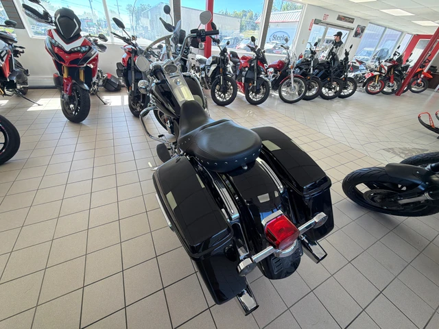 2015 Harley-Davidson, 57 000 km, dovoz Kanada — foto 3 z 4