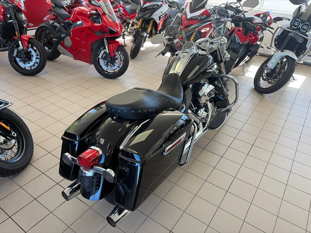 2015 Harley-Davidson, 57 000 km, dovoz Kanada — foto 4 z 4
