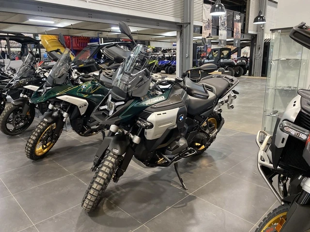 2026 BMW, 1 km, dovoz Kanada — foto 2 z 5