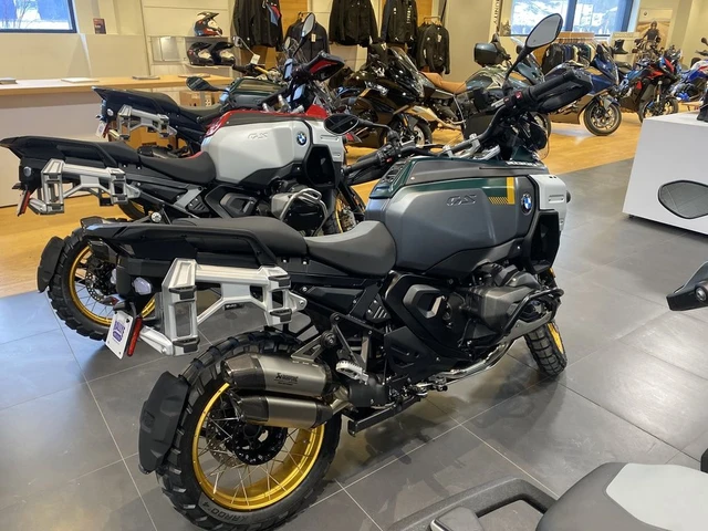 2026 BMW, 1 km, dovoz Kanada — foto 4 z 5
