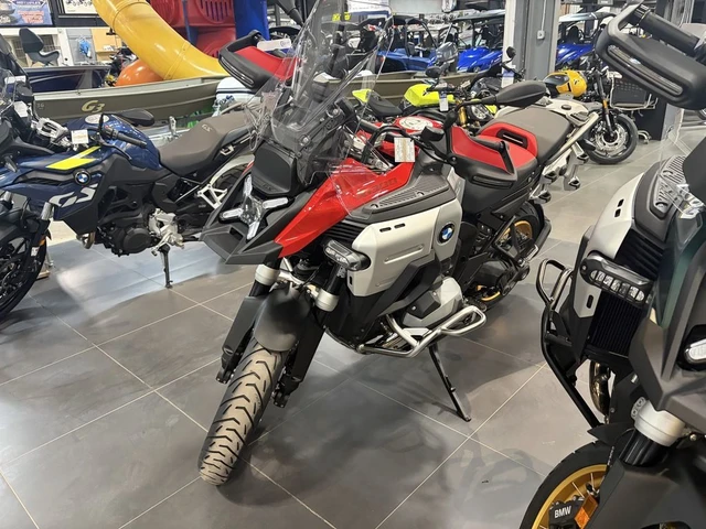 2026 BMW, 1 km, dovoz Kanada — foto 4 z 5