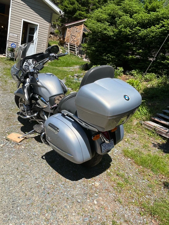 2004 BMW, 62 000 km, dovoz Kanada — foto 4 z 5