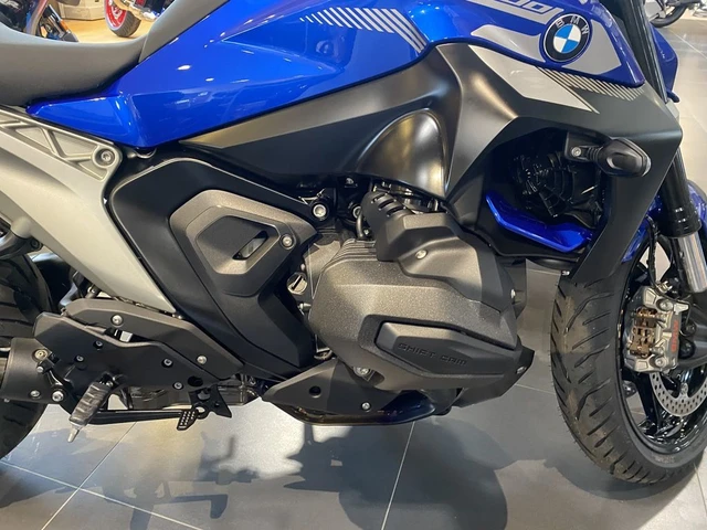 2026 BMW, modrá, 1 km, dovoz Kanada — foto 2 z 5