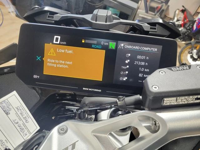 2026 BMW, černá, 10 km, dovoz Kanada — foto 5 z 5