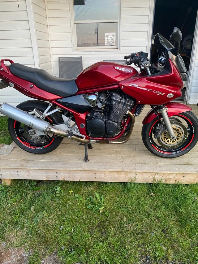 2001 Suzuki, 40 000 km, dovoz Kanada — foto 2 z 5
