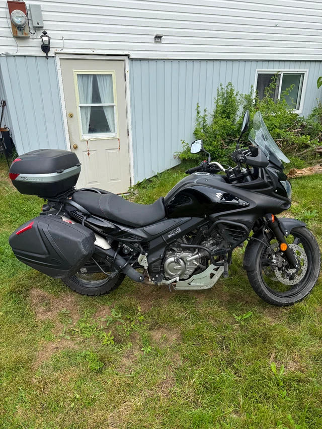 2012 Suzuki, 12 000 km, dovoz Kanada — foto 2 z 2