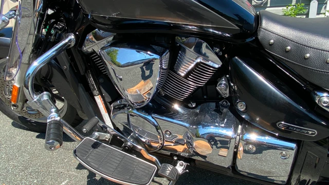 2008 Suzuki, 33 110 km, dovoz Kanada — foto 4 z 5