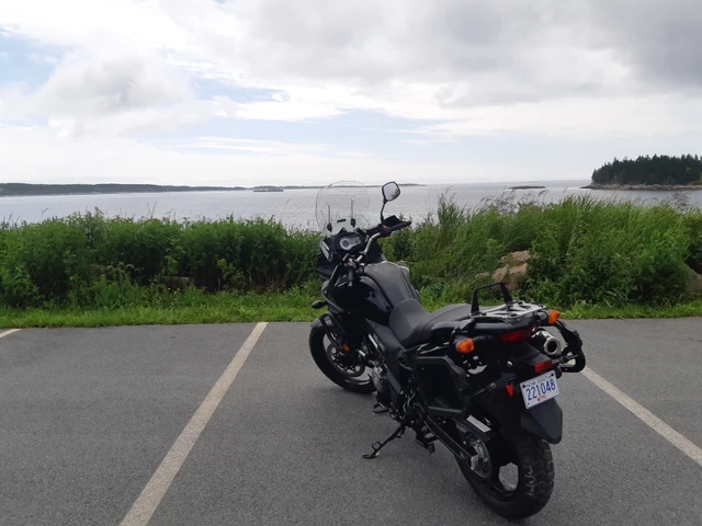 2012 Suzuki, 33 684 km, dovoz Kanada — foto 3 z 4