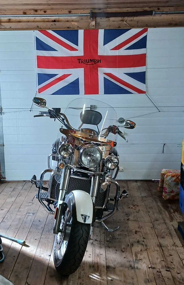2012 Triumph, 50 000 km, dovoz Kanada — foto 5 z 5
