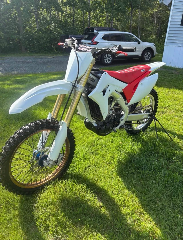 2017 Honda, dovoz Kanada — foto 3 z 5