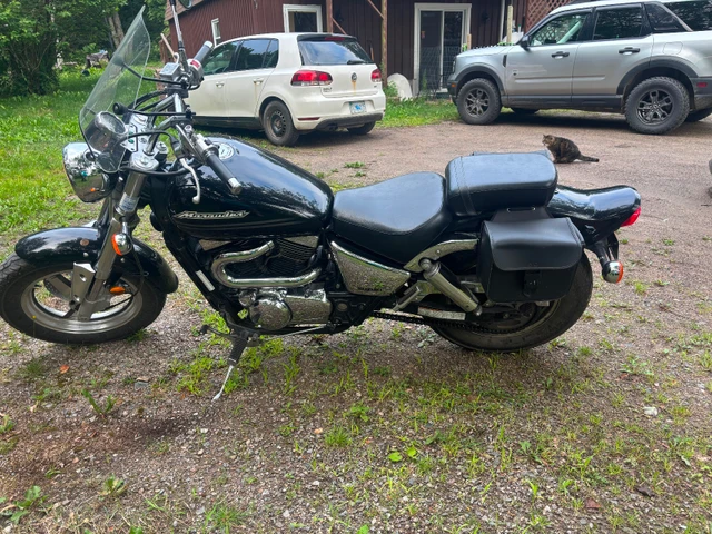 2003 Suzuki, 36 302 km, dovoz Kanada — foto 3 z 5