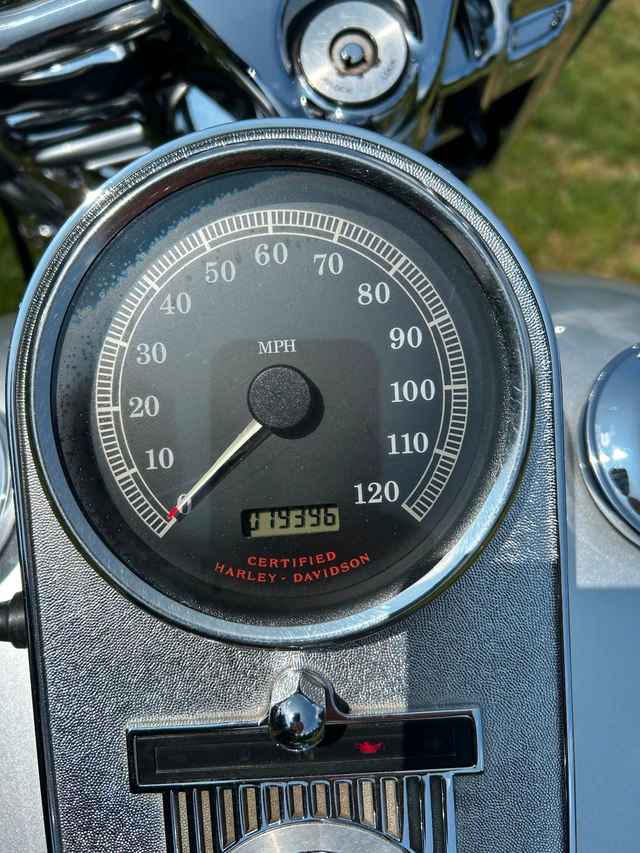 2003 Harley-Davidson, 19 396 km, dovoz Kanada — foto 5 z 5