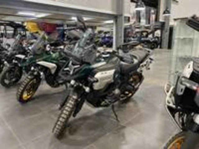2026 BMW, 696 km, dovoz Kanada — foto 2 z 4