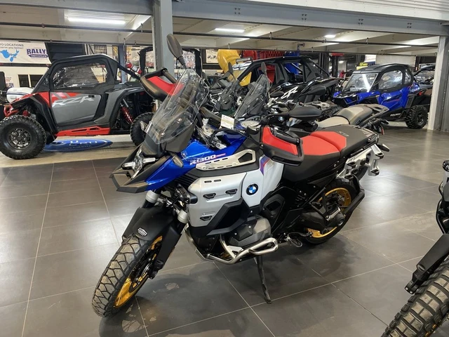 2026 BMW, 1 km, dovoz Kanada — foto 2 z 4