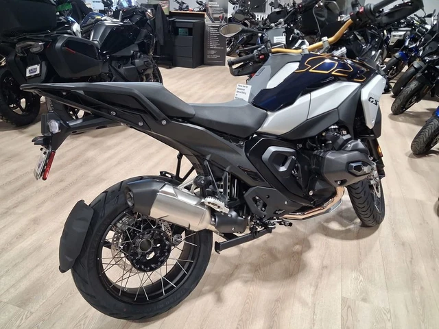2026 BMW, 10 km, dovoz Kanada — foto 3 z 5