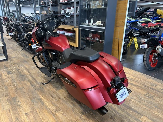 2026 Indian, červená, 1 km, dovoz Kanada — foto 3 z 5