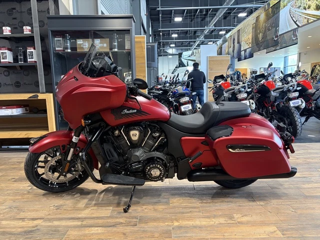 2026 Indian, červená, 1 km, dovoz Kanada — foto 4 z 5