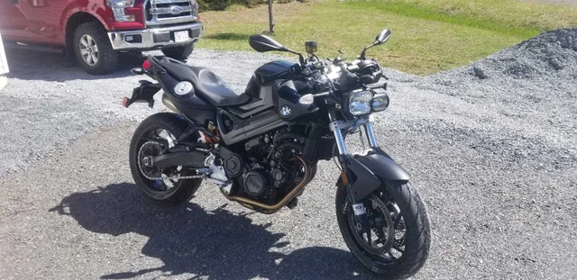 2011 BMW, 39 000 km, dovoz Kanada — foto 2 z 5
