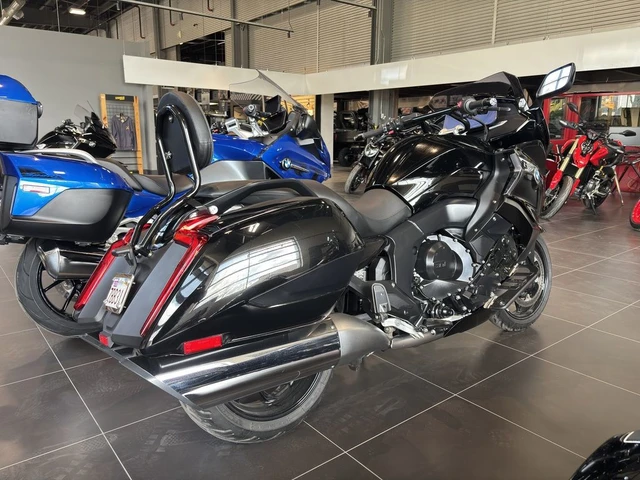 2023 BMW, 26 166 km, dovoz Kanada — foto 2 z 5