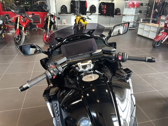 2023 BMW, 26 166 km, dovoz Kanada — foto 5 z 5