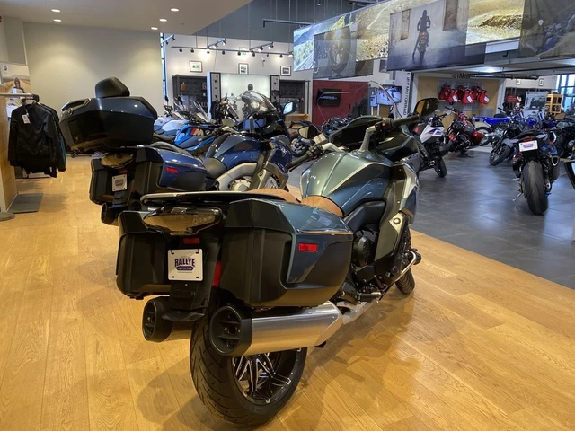 2026 BMW, 1 km, dovoz Kanada — foto 2 z 5