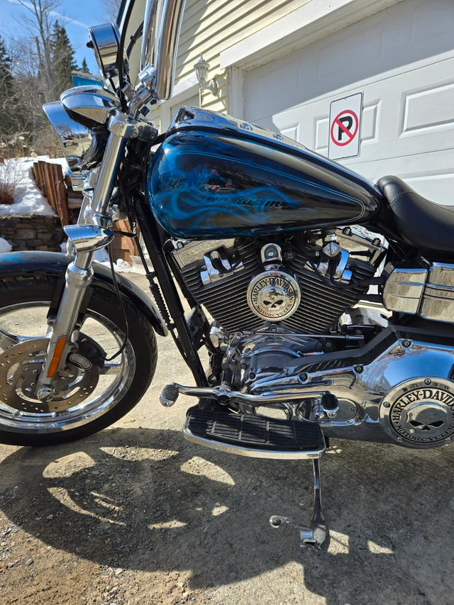 2005 Harley-Davidson, 72 000 km, dovoz Kanada — foto 3 z 4