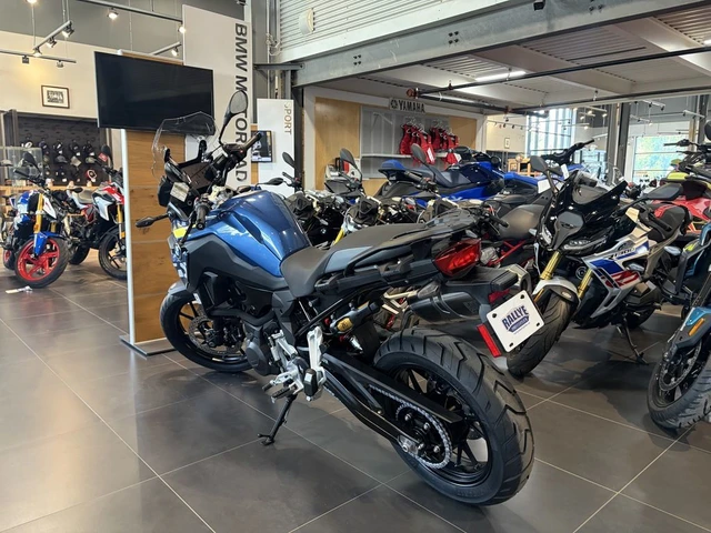 2026 BMW, 1 km, dovoz Kanada — foto 3 z 4