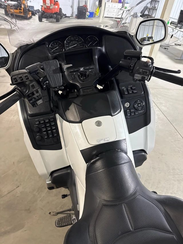 2014, 132 000 km, dovoz Kanada — foto 3 z 5