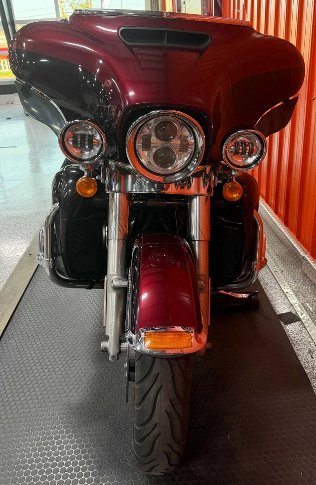 2014 Harley-Davidson, 83 000 km, dovoz Kanada — foto 2 z 5