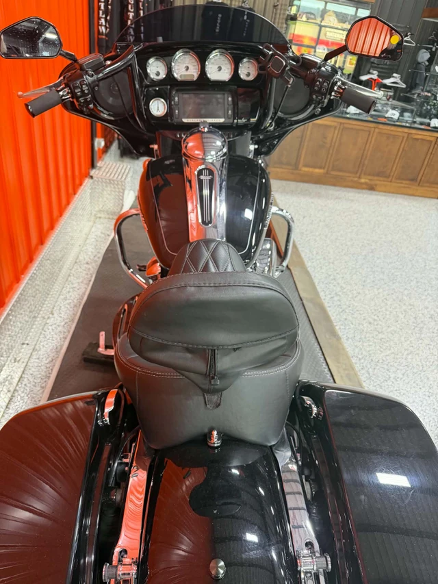 2017 Harley-Davidson, 60 000 km, dovoz Kanada — foto 2 z 5