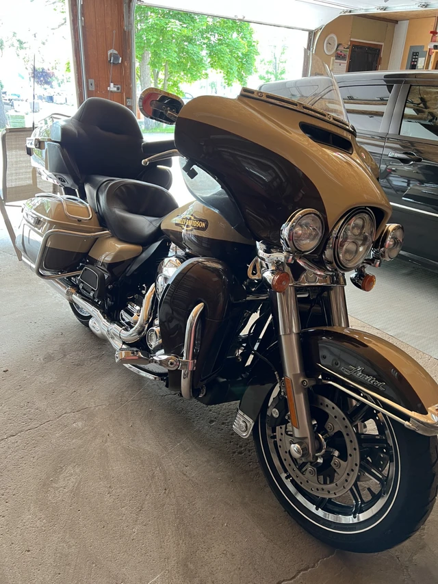 2014 Harley-Davidson, 132 000 km, dovoz Kanada — foto 4 z 5