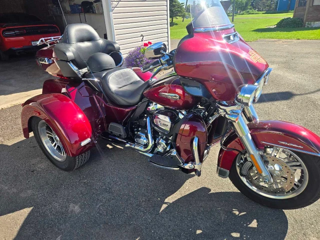 2017 Harley-Davidson, 7 000 km, dovoz Kanada — foto 2 z 5
