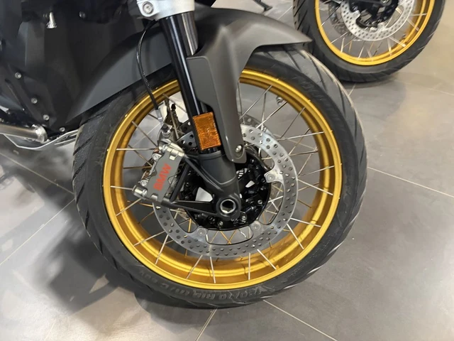 2026 BMW, 1 km, dovoz Kanada — foto 3 z 5